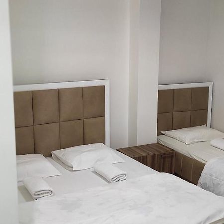 Hotel Heimli Приштина Екстер'єр фото