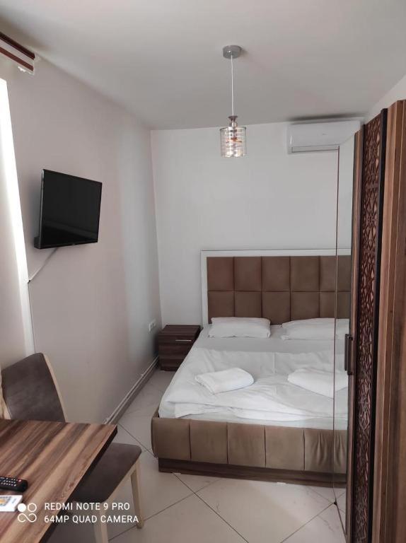 Hotel Heimli Приштина Екстер'єр фото